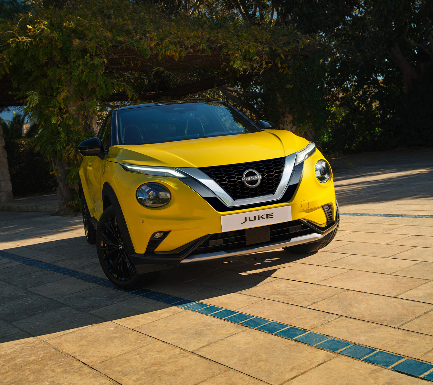 PHARES À LED AVEC ASSISTANCE AUX FEUX DE ROUTE